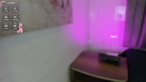 Sophie  online show from July 22, 2026, 11:02 am