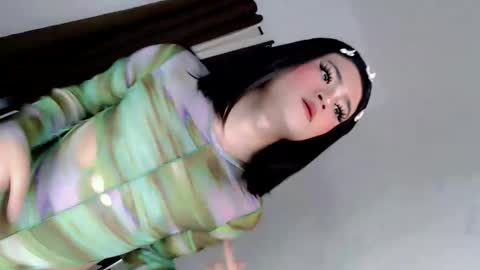 SOPHIEX online show from May 22, 2026, 7:59 am
