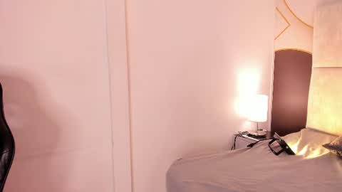 sophiie_rosee online show from June 23, 2026, 7:23 pm
