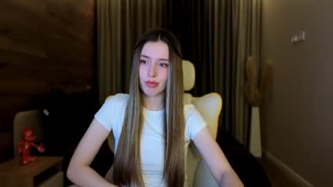 Chloe online show from July 15, 2026, 7:08 pm