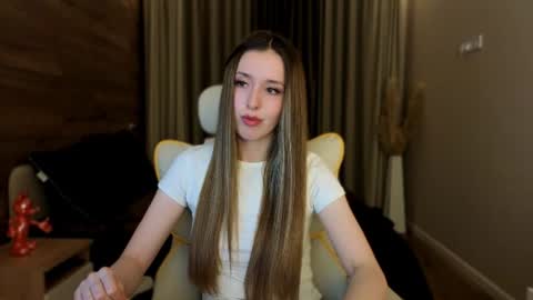 Chloe online show from July 17, 2026, 7:08 pm