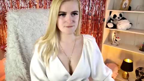 stef_nicks online show from May 23, 2026, 5:23 am