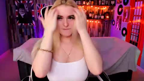 stef_nicks online show from June 10, 2026, 5:07 am
