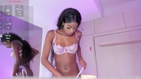 stefannyevans_ online show from March 18, 2026, 1:14 pm