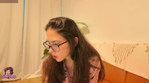 Snapshot of stefyww chatting on April 18, 2026, 10:32 pm Stefy online show from April 18, 2026, 10:32 pm