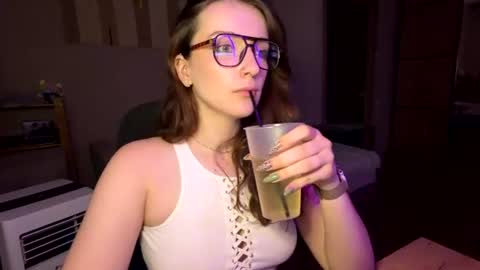 Snapshot of stella_rass chatting on August 6, 2026, 2:52 pm Stella online show from August 6, 2026, 2:52 pm