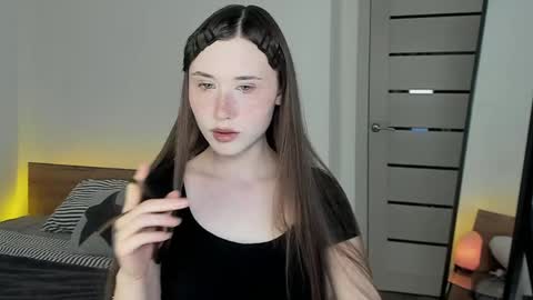 stella_sunny online show from May 12, 2026, 11:35 pm