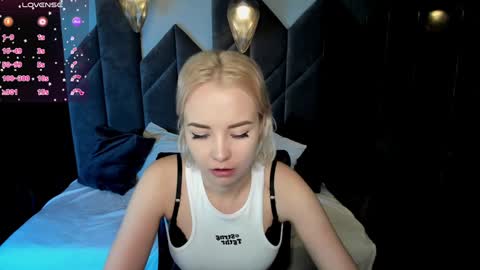 Snapshot of stephanie_sea chatting on January 27, 2025, 9:11 pm Stephanie Sea online show from January 27, 2025, 9:11 pm