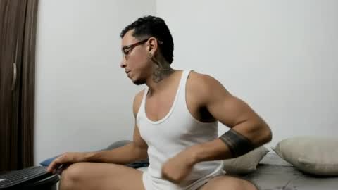 stiven_trainer online show from June 25, 2026, 5:12 am