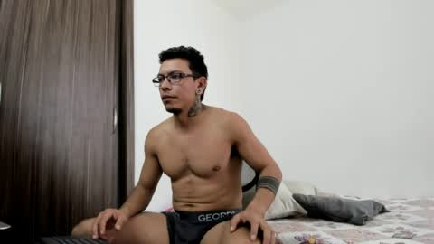 stiven_trainer online show from July 8, 2026, 3:16 pm