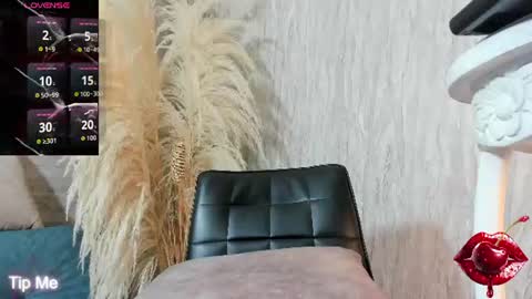 stormluna_22 online show from June 13, 2026, 8:51 pm