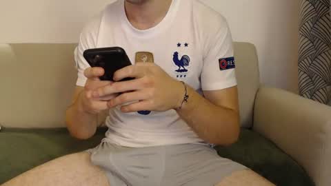 Snapshot of studfromparis chatting on July 1, 2026, 7:57 pm Stud From Paris online show from July 1, 2026, 7:57 pm