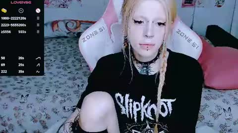 succubus_leslie online show from June 14, 2026, 6:10 pm