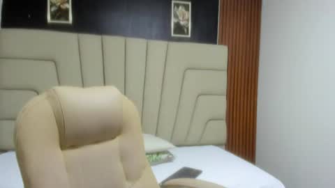 Snapshot of sue_stark chatting on August 3, 2026, 7:50 pm sue_stark online show from August 3, 2026, 7:50 pm