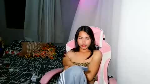 Snapshot of sugar_holly96 chatting on May 27, 2026, 12:13 pm sugar_holly96 online show from May 27, 2026, 12:13 pm