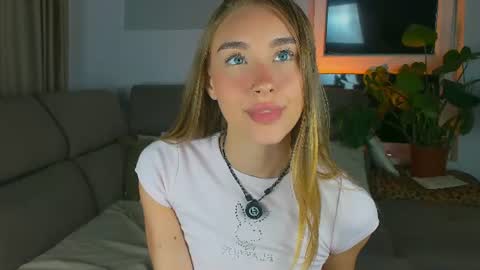 Snapshot of sugarskye chatting on August 1, 2026, 8:30 pm sugarskye online show from August 1, 2026, 8:30 pm