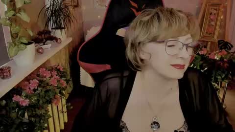 Vivien online show from July 26, 2026, 2:46 pm