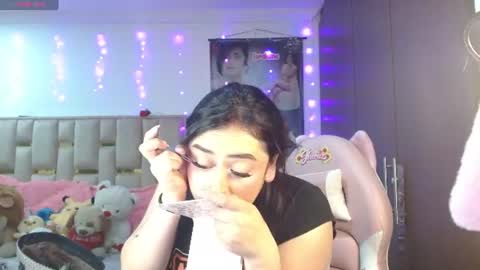 Snapshot of sunflower_dance chatting on July 2, 2026, 3:23 am Jeraldine online show from July 2, 2026, 3:23 am