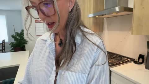 Hi Im Sunnie - Next show Friday August 1 online show from May 5, 2026, 7:00 pm