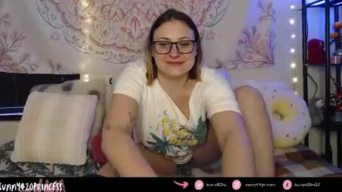 Snapshot of sunny420princess chatting on June 19, 2026, 2:27 am Sunny420 online show from June 19, 2026, 2:27 am
