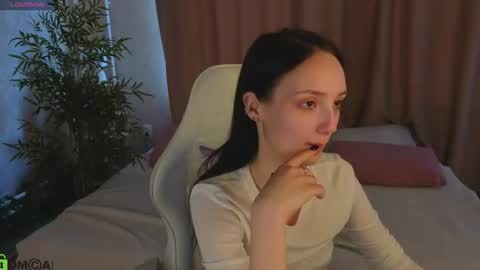 Annie online show from July 3, 2026, 1:34 am