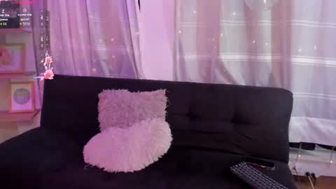 Bella online show from June 17, 2026, 4:48 am
