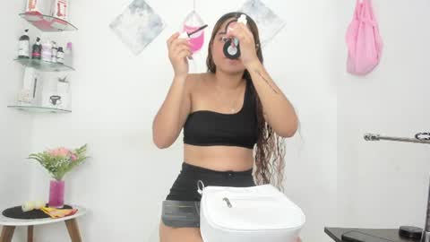 sweet_litle online show from July 20, 2026, 7:27 pm