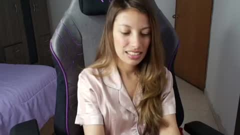 sweet_moon_v_ online show from July 23, 2026, 5:22 pm