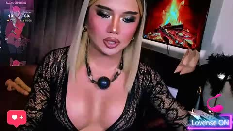 Snapshot of sweetbella69xoxo chatting on May 25, 2026, 12:22 pm BELLA online show from May 25, 2026, 12:22 pm