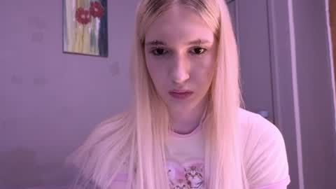 sweetcrystalll online show from July 16, 2026, 11:44 pm
