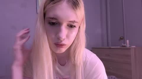 sweetcrystalll online show from July 23, 2026, 9:13 pm