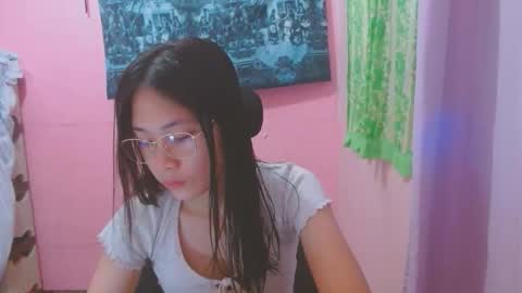 Mia online show from May 30, 2026, 3:58 am