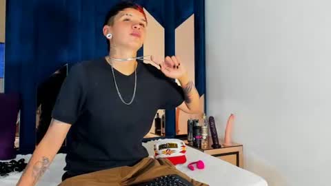 sweetsubmissive rs online show from June 17, 2026, 3:31 am