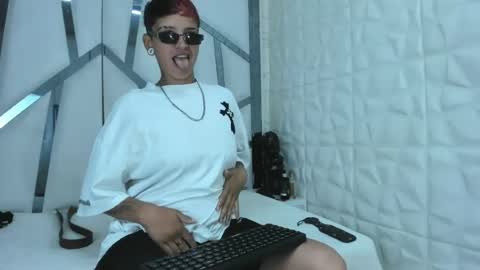 sweetsubmissive rs online show from July 23, 2026, 2:15 pm