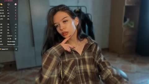 sweetydeviliya online show from June 19, 2026, 5:34 am