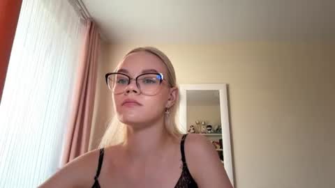 Mia online show from July 9, 2026, 9:46 am