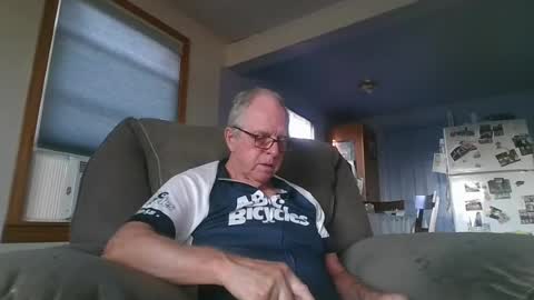 tacrunner66_ online show from July 19, 2026, 2:37 am