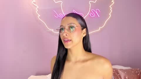 talianahernandez online show from July 22, 2026, 4:43 pm