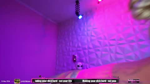Snapshot of tamaramilano chatting on May 18, 2026, 7:58 am TamaraMilano online show from May 18, 2026, 7:58 am