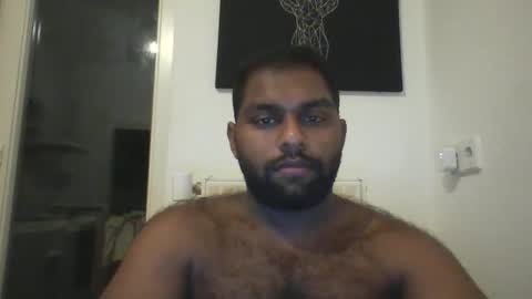 tamilpaiyan09 online show from March 1, 2026, 10:01 pm