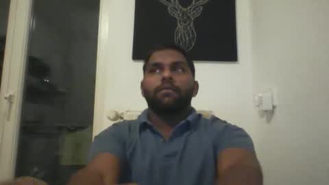 tamilpaiyan09 online show from March 15, 2026, 9:43 pm