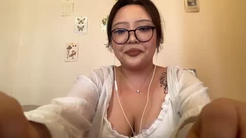 EmiJoaans online show from July 20, 2026, 8:06 am