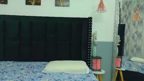 tastydarkchocolatee online show from July 27, 2026, 12:56 pm