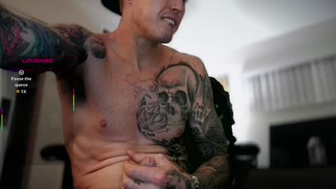 tattednblonde online show from June 26, 2026, 11:14 am