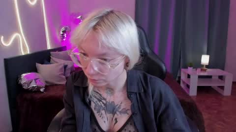 tattoo_artbaby online show from May 24, 2026, 1:43 am