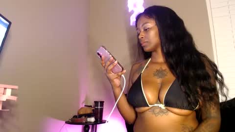 nyxxx online show from May 17, 2026, 2:53 am