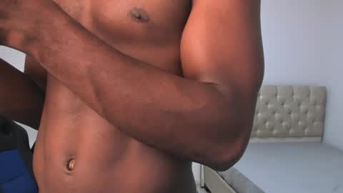 tau_montes online show from July 14, 2026, 2:05 am