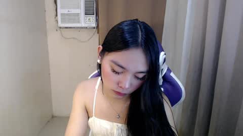 YOGIRL MAXINE online show from July 22, 2026, 5:10 am