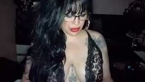 talia i m  french girl online show from June 28, 2026, 9:59 am