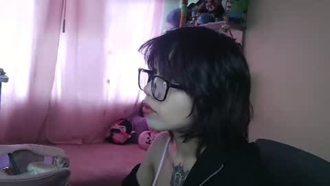 Terra Elowen online show from June 17, 2026, 2:40 pm